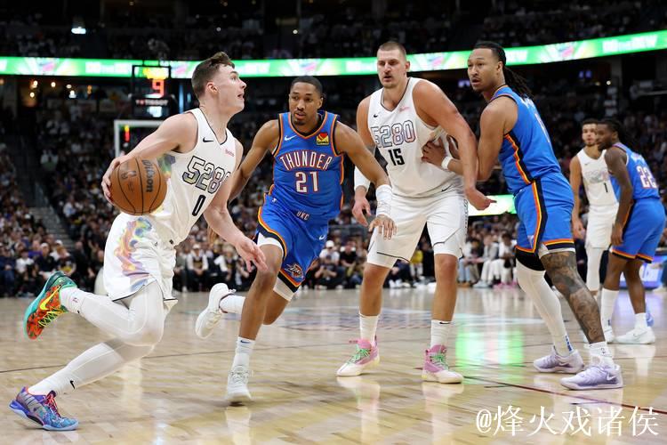 “掘金明日迎战火箭,朱利安-斯特劳瑟状态升至出战成疑” “掘金明日迎战火箭,朱利安-斯特劳瑟状态升至出战成疑”