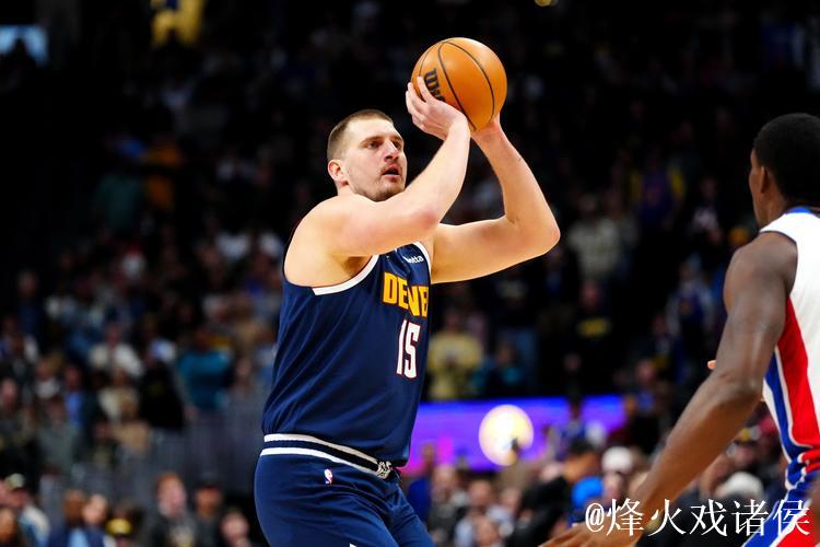 约基奇生涯13次砍下35+15+10,追平大O并列历史第一 约基奇生涯13次砍下35+15+10,追平大O并列历史第一